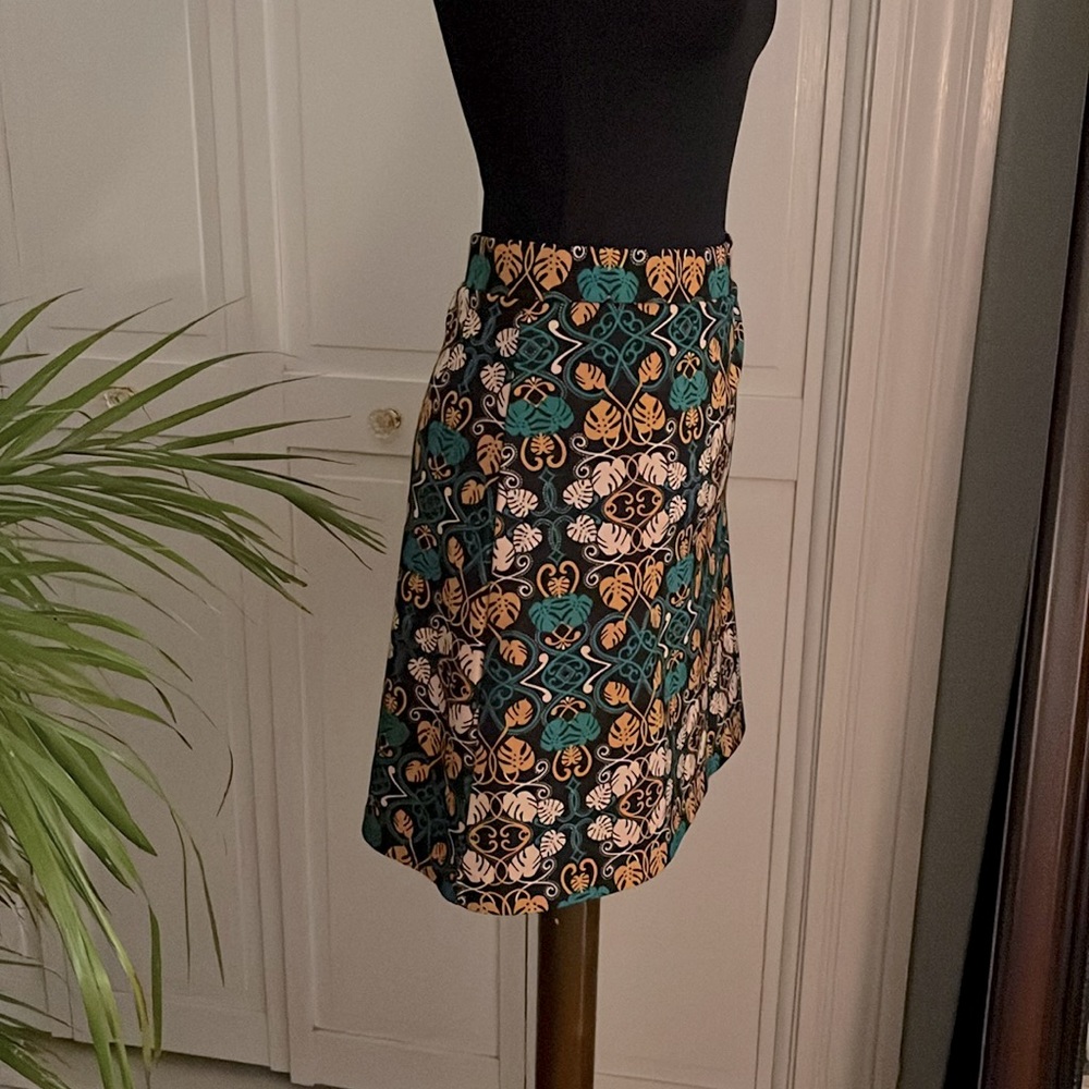 H&M Bold Floral A-Line Miniskirt Medium - Picture 2 of 4
